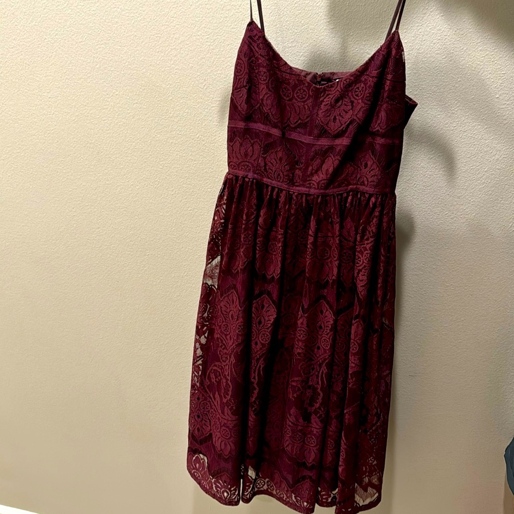 BB Dakota burgendy lace cocktail dress